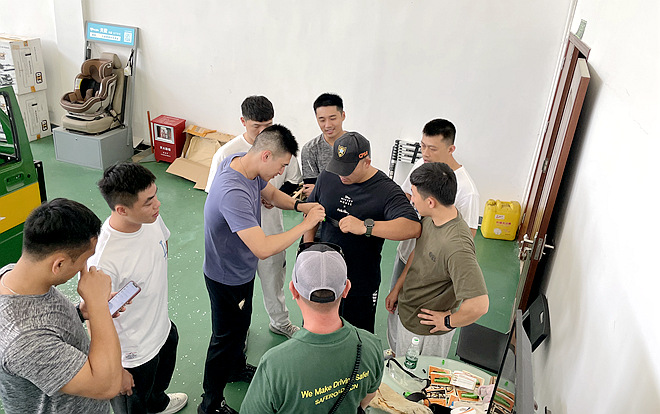 vip安保培训,安保驾驶培训,驾驶安全培训,安路,安路驾驶培训,苏华龙,光头佬何伟航,气囊衣、高级电单车驾驶训练、赛车训练,赛车学校,深圳特警